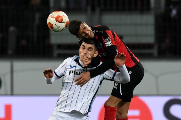Piero Hincapie Bayer 04 Leverkusen in duel with Ruslan Malinovskyi Atalanta Bergamo 17 03 2022, Football, European League, Bayer 04 Leverkusen vs Atalanta Bergamo UEFA REGULATES PROHIBIT ANY USE OF PHOTOGRAPHS AS IMAGE SEQUENCES AND OR QUASI VIDEO 17 03 2022, Football, European League, Bayer 04 Leverkusen vs Atalanta Bergamo Leverkusen Copyright: xEibner-Pressefotox