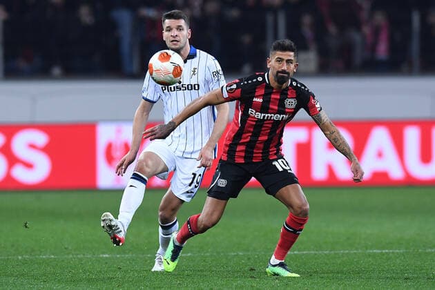 Soccer Europa League Round of 16 Bayer 04 Leverkusen Atalanta Bergamo on 17 03 2022 at the BayArena in Leverkusen Berat Djimsiti Bergamo , left Kerem Demirbay Leverkusen , right xRx