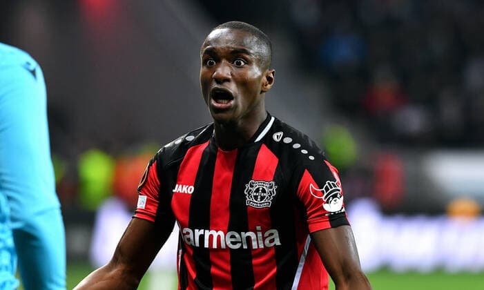 Football, UEFA Europa League, Men, Season 2021 2022, Round of 16, BayArena Leverkusen, Bayer Leverkusen red Atalanta Bergamo white 0 1 Moussa Diaby LEV dissatisfied disappointment, frustration, action, single image UEFA REGULATIONS PROHIBIT ANY USE OF PHOTOGRAPHS AS IMAGE SEQUENCES AND OR QUASI VIDEO