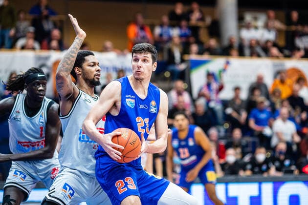 BB 1BL Syntainics MBC JobStairs Giessen 46er Gorna Huskic Syntainics MBC , Phillip Darnell Fayne II 46er during the match Season 2021 2022 Men in the EasyCredit Bundesliga between Syntainics MBC and JobStairs Giessen 46er at Stadthalle Weissenfels on 17 March 2022 in Weissenfels, Sachsen Anhalt, Germany