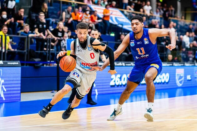 BB 1BL Syntainics MBC JobStairs Giessen 46er Kendale Deshawn Mccullum 46er , Kostja Mushidi Syntainics MBC during the match season 2021 2022 men in the EasyCredit Bundesliga between Syntainics MBC and JobStairs Giessen 46er at Stadthalle Weissenfels on 17 March 2022 in Weissenfels, Sachsen Anhalt, Germany