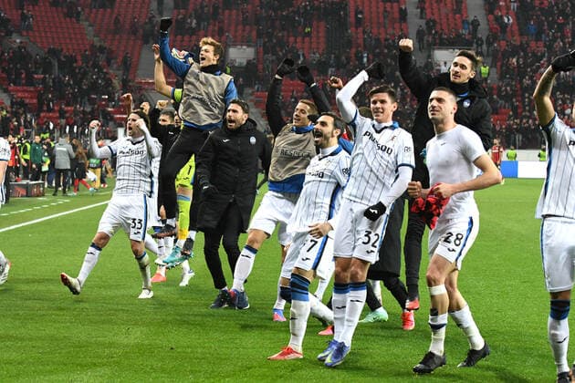 Exuberant jubilation of Atalanta Bergamo players after the victory 17 03 2022, Football, European League, Bayer 04 Leverkusen vs Atalanta Bergamo UEFA REGULATES PROHIBIT ANY USE OF PHOTOGRAPHS AS IMAGE SEQUENCES AND OR QUASI VIDEO 17 03 2022, Football, European League, Bayer 04 Leverkusen vs Atalanta Bergamo Leverkusen Copyright: xEibner-Pressefotox