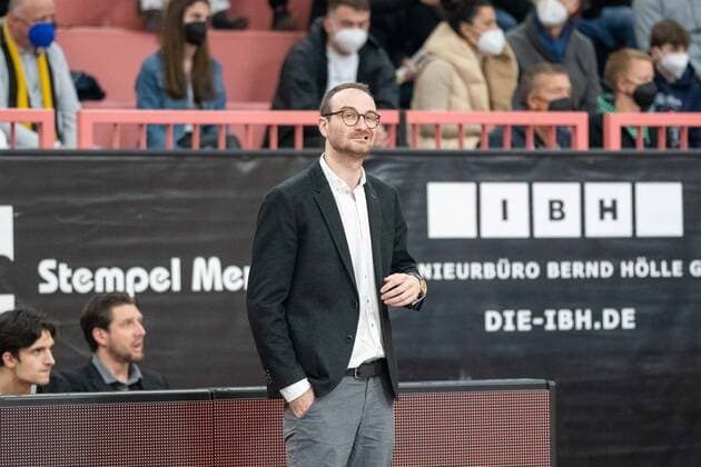 Felix Czerny Ehingen Urspring, Head Coach Tigers Tuebingen vs Ehingen Urspring, 2 Basketball Bundesliga, Pro A, Barmer 2 Basketball, 22 Spieltag , Spielzeit 2021 2022, 17 03 2022 Tigers Tuebingen vs Ehingen Urspring, 2 Basketball Bundesliga, Pro A, Barmer 2 Basketball, 22 Spieltag , Spielzeit 2021 2022, 17 03 2022 Tuebingen Copyright: xSvetlanaxKohlmeierx xEibnerxPresx EP_NSR