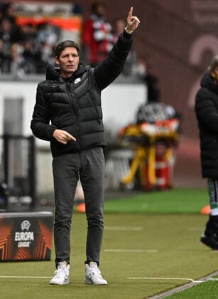 17 03 2022, xjhx, football UEFA Europa League, Eintracht Frankfurt Real Betis Sevilla emspor, v l coach Oliver Glasner Eintracht Frankfurt zautz gestures gives instructions DFL DFB REGULATES PROHIBIT ANY USE OF PHOTOGRAPHS as IMAGE SEQUENCES and or QUASI VIDEO Frankfurt am Main
