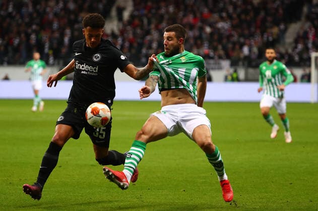 Tuta Frankfurt in duel with Aitor Ruibal Sevilla Eintracht Frankfurt vs Real Betis Balompie, football, Uefa Europa League, 17 03 2022 Eintracht Frankfurt vs Real Betis Balompie, football, Uefa Europa League, 17 03 2022 Frankfurt Copyright: xEibner-Pressefotox EP_RWS
