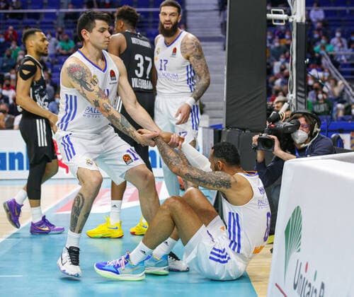 17th March 2022 Wizink Center Madrid, Spain Turkish Airlines Euroleague Basketball Spain, Real Madrid vs LDLC Asvel Villeurbanne Gabriel Deck and Adam Hanga Madrid Madrid Spain Basketball Copyright: xAlbaxPachecox xAgenciaxLOFx