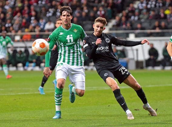 17 03 2022, xovx, soccer UEFA Europa League, Eintracht Frankfurt Betis Sevilla v l Juan Miranda Real Betis Sevilla , Jesper Lindström Eintracht Frankfurt emspor Frankfurt