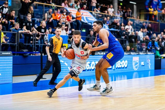 BB 1BL Syntainics MBC JobStairs Giessen 46er Kendale Deshawn Mccullum 46er , Kostja Mushidi Syntainics MBC during the match season 2021 2022 men in the EasyCredit Bundesliga between Syntainics MBC and JobStairs Giessen 46er at Stadthalle Weissenfels on 17 March 2022 in Weissenfels, Sachsen Anhalt, Germany