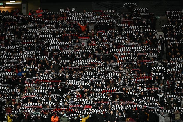 17 03 2022, xjhx, football UEFA Europa League, Eintracht Frankfurt Real Betis Sevilla emspor, v l fans Eintracht Frankfurt, mood, scarves, DFL DFB REGULATES PROHIBIT ANY USE OF PHOTOGRAPHS as IMAGE SEQUENCES and or QUASI VIDEO Frankfurt am Main