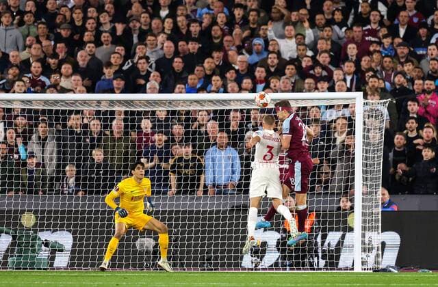 Mandatory Credit: Photo by Simon Dael Shutterstock (12853358an) Tomas Soucek of West Ham United scores the opening goal past Goalkeeper Yassine Bounou of Sevilla West Ham United v Sevilla, UEFA Europa League, Round of 16, 2nd Leg, Football, The London Stadium, London, UK - 17 Mar 2022 West Ham United v Sevilla, UEFA Europa League, Round of 16, 2nd Leg, Football, The London Stadium, London, UK - 17 Mar 2022 Copyright: xSimonxDael Shutterstockx 12853358an