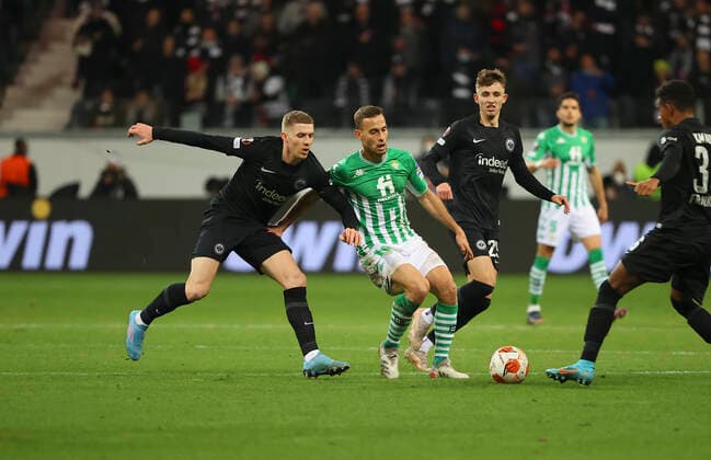 17 03 2022, Football UEFA Europa League, Eintracht Frankfurt Real Betis Sevilla, emonline, emspor, v l , Kristijan Jakic Eintracht Frankfurt , Sergio Canales Real Betis Sevilla , Jesper Lindström Eintracht Frankfurt DFL DFB REGULATIONS PROHIBIT ANY USE OF PHOTOGRAPHS AS IMAGE SEQUENCES AND OR QUASI VIDEO xdcx Copyright: HMBxMedia