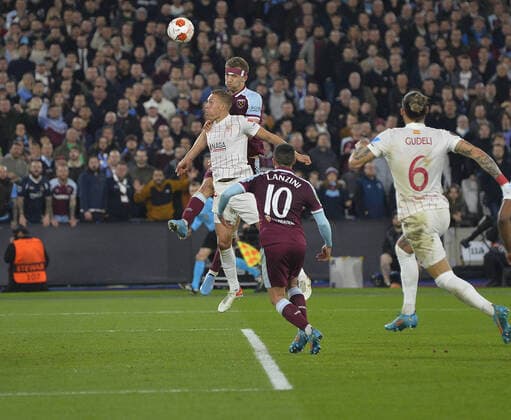 Mandatory Credit: Photo by James Griffiths West Ham United Shutterstock (12853351ap) Tomas Soucek of West Ham United scores West Ham United v Sevilla, UEFA Europa League, Round of 16, 2nd Leg, Football, The London Stadium, London, UK - 17 Mar 2022 West Ham United v Sevilla, UEFA Europa League, Round of 16, 2nd Leg, Football, The London Stadium, London, UK - 17 Mar 2022 Copyright: xJamesxGriffiths WestxHamxUnited Shutterstockx 12853351ap