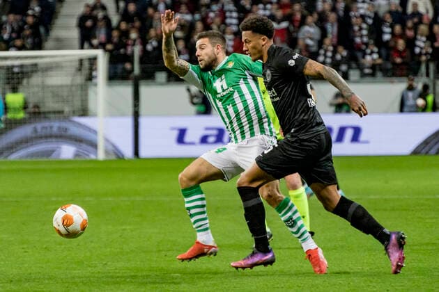 UEFA Europa League, Eintracht Frankfurt vs Real Betis Sevilla, Frankfurt, Deutsche Bank Park, 17 3 2022 Aitor Ruibal Real Betis Sevilla 24 Tuta Eintracht Frankfurt 35 , Eintracht Frankfurt vs Real Betis Sevilla, Frankfurt, Deutsche Bank Park, 17 3 2022 Copyright: xBEAUTIFULxSPORTS Gawlikx