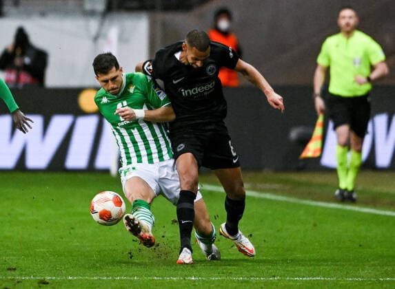 17 03 2022, xpsx, football UEFA Europa League, Eintracht Frankfurt Real Betis Sevilla v l Guido Rodriguez Real Betis Sevilla , Djibril Sow Eintracht Frankfurt DFL DFB REGULATIONS PROHIBIT ANY USE OF PHOTOGRAPHS as IMAGE SEQUENCES and or QUASI VIDEO emspor Frankfurt
