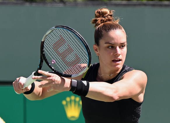 INDIAN WELLS, CA - MARCH 17: Maria Sakkari of Greece prepares to hit the ball during a quarterfinals tennis match played on March 17, 2022 during the BNP Paribas Open at the Indian Wells Tennis Garden in Indian Wells, CA. (Photo by John Cordes Icon Sportswire) TENNIS: MAR 17 BNP Paribas Open Icon506220317022