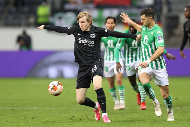Eintracht Frankfurt Real Betis Sevilla, UEFA Europa League Jens Petter Hauge Eintracht Frankfurt, 23 in front of goalkeeper Joel Robles Betis Sevilla, 1 round of 16 second leg of the UEFA Europa League between Eintracht Frankfurt and Real Betis Sevilla on 13 March 2022 at Deutsche Bank Park in Frankfurt am Main , Frankfurt am Main Hesse Germany Deutsche Bank Park