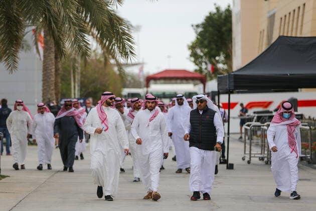 FORMULA 1 GULF AIR BAHRAIN GRAND PRIX 2022, 17 03 2022 Bahrain International Circuit, Sakhir, Bahrain on 17 March 2022 local visitors during the FORMULA 1 GULF AIR BAHRAIN GRAND PRIX 2022, Phil Duncan Editorial Use Only Copyright: xPhilxDuncanx ESM-0401-0059