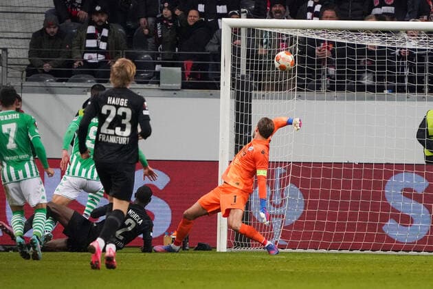 Borja Iglesias Real Betis BalompiÃ Sevilla scores the goal in the 90 minute to 0 1 against goalkeeper Kevin Trapp Eintracht Frankfurt Frankfurt 17 03 2022 Eintracht Frankfurt vs Betis Sevilla, UEFA Europa League, Round of 16