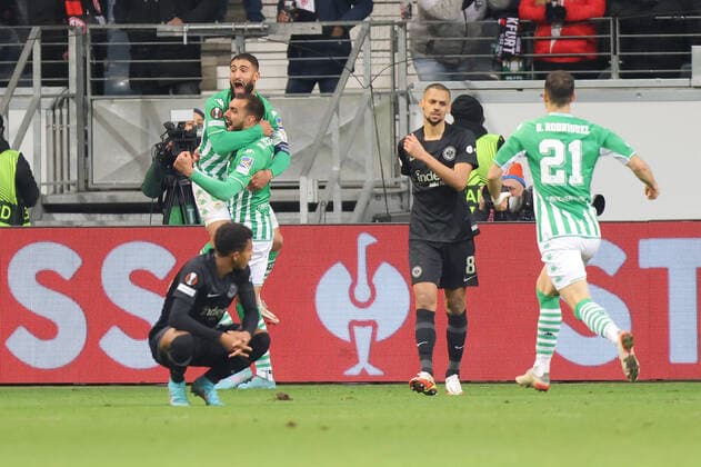 Eintracht Frankfurt Real Betis Sevilla, UEFA Europa League Nabil Fekir Betis Sevilla, 8 and Borja Iglesias Betis Sevilla, 9 cheer after scoring the 0 1 UEFA Europa League Round of 16 second leg goal between Eintracht Frankfurt and Real Betis Sevilla at Deutsche Bank Park in Frankfurt am Main , Frankfurt am Main Hesse Germany Deutsche Bank Park on March 13, 2022.