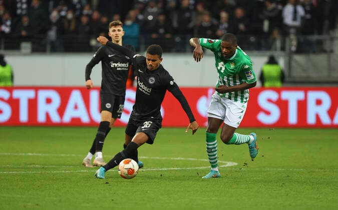 17 03 2022, Football UEFA Europa League, Eintracht Frankfurt Real Betis Sevilla, emonline, emspor, v l , Ansgar Knauff Eintracht Frankfurt , William Carvalho Real Betis Sevilla DFL DFB REGULATES PROHIBIT ANY USE OF PHOTOGRAPHS AS IMAGE SEQUENCES AND OR QUASI VIDEO xdcx Copyright: HMBxMedia