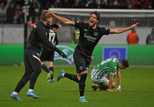 17 03 2022, xjhx, football UEFA Europa League, Eintracht Frankfurt Real Betis Sevilla emspor, v l jubilation joy of reaching the quarterfinals Goncalo Paciencia Eintracht Frankfurt DFL DFB REGULATES PROHIBIT ANY USE OF PHOTOGRAPHS as IMAGE SEQUENCES and or QUASI VIDEO Frankfurt am Main