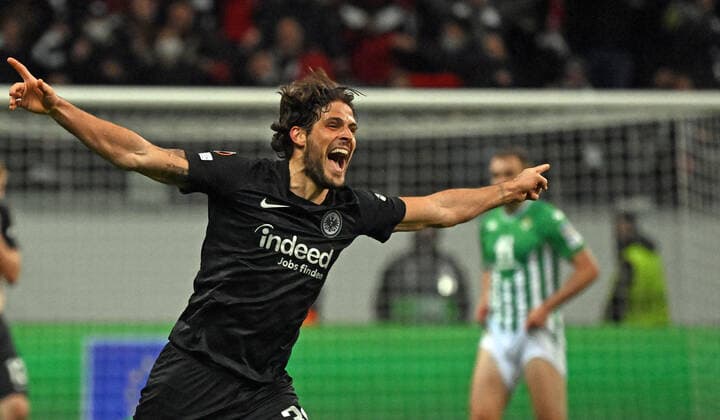 17 03 2022, xjhx, football UEFA Europa League, Eintracht Frankfurt Real Betis Sevilla emspor, v l jubilation joy of reaching the quarterfinals Goncalo Paciencia Eintracht Frankfurt DFL DFB REGULATES PROHIBIT ANY USE OF PHOTOGRAPHS as IMAGE SEQUENCES and or QUASI VIDEO Frankfurt am Main