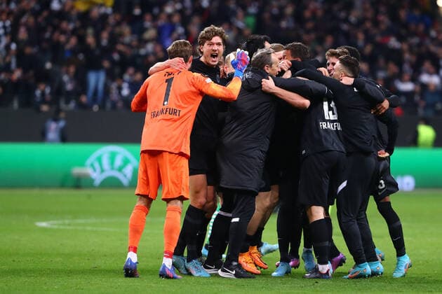 Frankfurt players celebrate victory against Sevilla Eintracht Frankfurt vs Real Betis Balompie, football, Uefa Europa League, 17 03 2022 Eintracht Frankfurt vs Real Betis Balompie, football, Uefa Europa League, 17 03 2022 Frankfurt Copyright: xEibner-Pressefotox EP_RWS