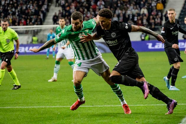 UEFA Europa League, Eintracht Frankfurt vs Real Betis Sevilla, Frankfurt, Deutsche Bank Park, 17 3 2022 Aitor Ruibal Real Betis Sevilla 24 Tuta Eintracht Frankfurt 35 , Eintracht Frankfurt vs Real Betis Sevilla, Frankfurt, Deutsche Bank Park, 17 3 2022 Copyright: xBEAUTIFULxSPORTS Gawlikx