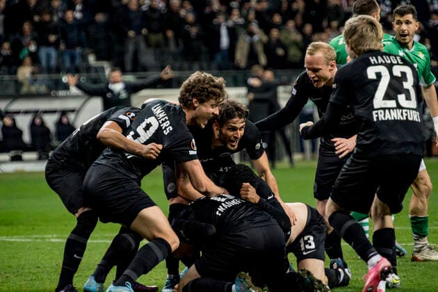 UEFA Europa League, Eintracht Frankfurt vs Real Betis Sevilla, Frankfurt, Deutsche Bank Park, 17 3 2022 Sam Lammers Eintracht Frankfurt 9 Goncalo Paciencia Eintracht Frankfurt 39 Martin Hinteregger Eintracht Frankfurt 13 Kristijan Jakic Eintracht Frankfurt 6 , Eintracht Frankfurt vs Real Betis Sevilla, Frankfurt, Deutsche Bank Park, 18 3 2022 Copyright: xBEAUTIFULxSPORTS Gawlikx