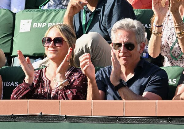 INDIAN WELLS, CA - MARCH 17: Actors Christine Taylor and Ben Stiller applaud after Rafael Nadal of Spain won a point against Nick Kyrgios of Australia during a quarterfinals tennis match played on March 17, 2022 during the BNP Paribas Open at the Indian Wells Tennis Garden in Indian Wells, CA. (Photo by John Cordes Icon Sportswire) TENNIS: MAR 17 BNP Paribas Open Icon506220317246