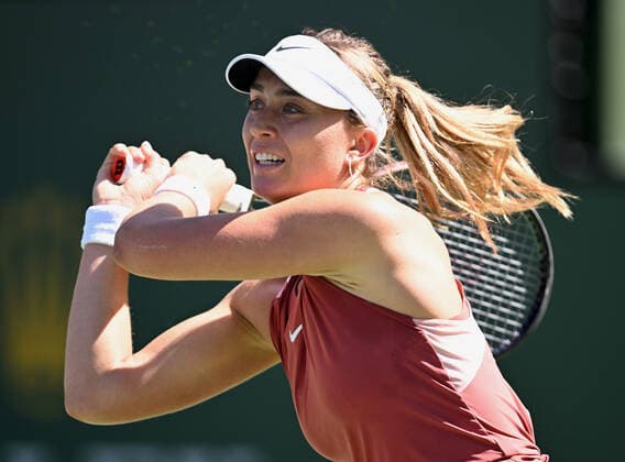 INDIAN WELLS, CA - MARCH 17: Paula Badosa of Spain looks down court after hitting the ball in a tennis match played on March 17, 2022 during the BNP Paribas Open at the Indian Wells Tennis Garden in Indian Wells, CA. (Photo by John Cordes Icon Sportswire) TENNIS: MAR 17 BNP Paribas Open Icon506220317126