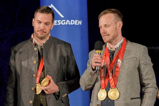 Berchtesgaden, Deutschland 17. März 2022: Ehrung der Olympioniken - Olympia - 2022 in Berchtesgaden im Bild: Tobias Wendl, Tobias Arlt Kurhaus Bayern *** Berchtesgaden, Germany 17 March 2022 honoring the Olympians Olympia 2022 in Berchtesgaden in the picture Tobias Wendl, Tobias Arlt Kurhaus Bayern Copyright: xFotostandx xWassmuthx