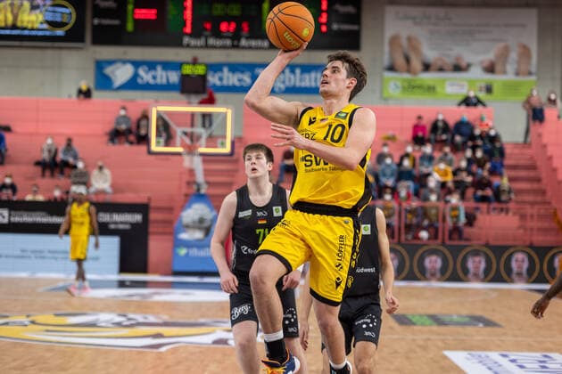 Moritz Heck Ehingen Urspring, 71 Gianni Otto Tigers Tuebingen, 10 Tigers Tuebingen vs Ehingen Urspring, 2 Basketball Bundesliga, Pro A, Barmer 2 Basketball, 22 Spieltag , Spielzeit 2021 2022, 17 03 2022 Tigers Tuebingen vs Ehingen Urspring, 2 Basketball Bundesliga, Pro A, Barmer 2 Basketball, 22 Spieltag , Spielzeit 2021 2022, 17 03 2022 Tuebingen Copyright: xNinaxSanderx xEibnerxPressefotox EP_NSR