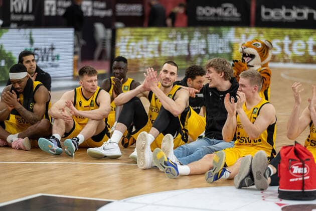 Tigers Tuebingen win over Ehingen Urspring Tigers Tuebingen vs Ehingen Urspring, 2 Basketball Bundesliga, Pro A, Barmer 2 Basketball, 22 Spieltag , Spielzeit 2021 2022, 17 03 2022 Tigers Tuebingen vs Ehingen Urspring, 2 Basketball Bundesliga, Pro A, Barmer 2 Basketball, 22 Spieltag , Spielzeit 2021 2022, 17 03 2022 Tuebingen Copyright: xSvetlanaxKohlmeierx xEibnerxPresx EP_NSR