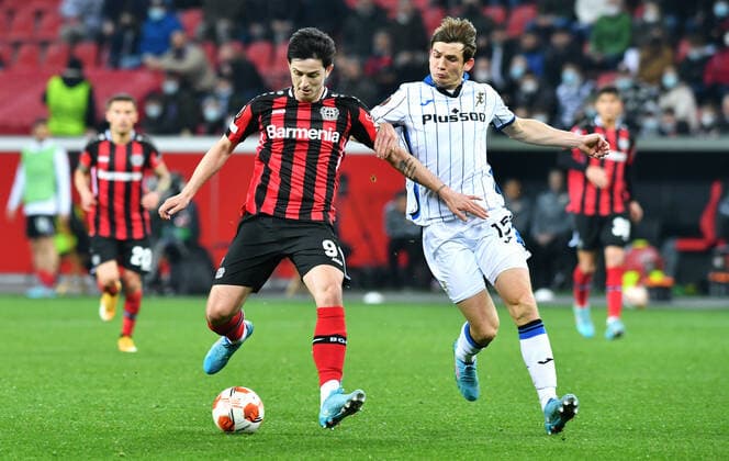 Football, UEFA Europa League, Men, Season 2021 2022, Round of 16, BayArena Leverkusen, Bayer Leverkusen red Atalanta Bergamo white 0 1 Sardar Azmoun LEV , Marten de Roon ATB Action UEFA REGULATES PROHIBIT ANY USE OF PHOTOGRAPHS AS IMAGE SEQUENCES AND OR QUASI VIDEO