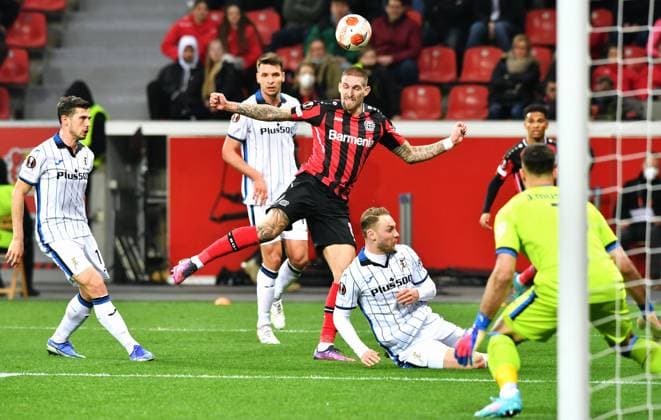 Football, UEFA Europa League, Men, Season 2021 2022, Round of 16, BayArena Leverkusen, Bayer Leverkusen red Atalanta Bergamo white 0 1 Robert Andrich LEV Action UEFA REGULATES PROHIBIT ANY USE OF PHOTOGRAPHS AS IMAGE SEQUENCES AND OR QUASI VIDEO