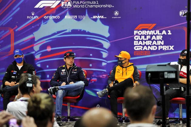 SCHUMACHER Mick (ger), Haas F1 Team VF-22 Ferrari, portrait VERSTAPPEN Max (ned), Red Bull Racing RB18, portrait NORRIS Lando (gbr), McLaren F1 Team MCL36, portrait press conference, PK, Pressekonferenz during the Formula 1 Gulf Air Bahrain Grand Prix 2022, 1st round of the 2022 FIA Formula One World Championship, WM, Weltmeisterschaft on the Bahrain International Circuit, from March 18 to 20, 2022 in Sakhir, Bahrain - F1 - BAHRAIN GRAND PRIX 2022 DPPI Panoramic 016A3825