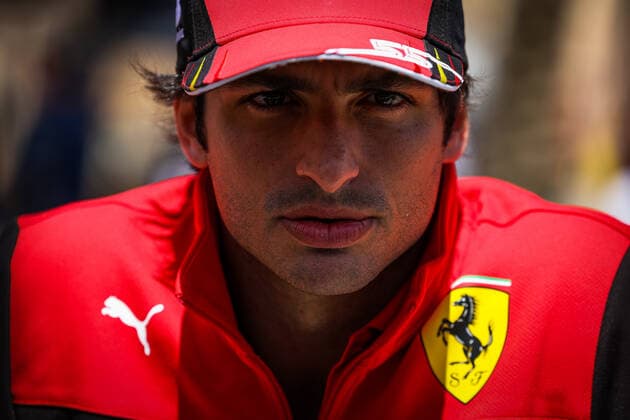 SAINZ Carlos (spa), Scuderia Ferrari F1-75, portrait during the Formula 1 Gulf Air Bahrain Grand Prix 2022, 1st round of the 2022 FIA Formula One World Championship, WM, Weltmeisterschaft on the Bahrain International Circuit, from March 18 to 20, 2022 in Sakhir, Bahrain - F1 - BAHRAIN GRAND PRIX 2022 DPPI Panoramic  20220318_GOOD5834