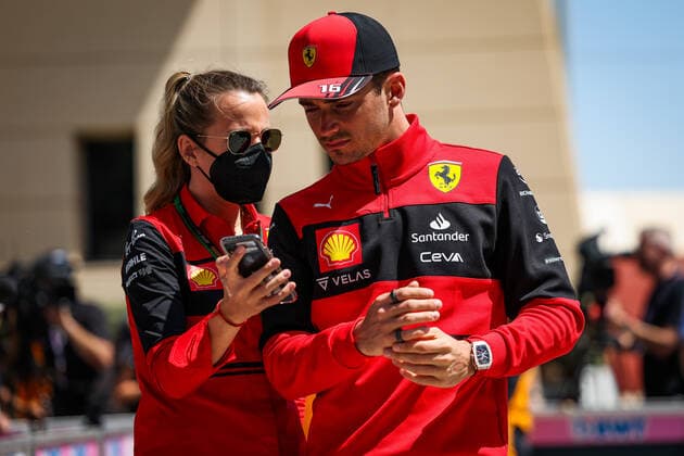 LECLERC Charles (mco), Scuderia Ferrari F1-75, portrait with DJACIC Mia, during the Formula 1 Gulf Air Bahrain Grand Prix 2022, 1st round of the 2022 FIA Formula One World Championship, WM, Weltmeisterschaft on the Bahrain International Circuit, from March 18 to 20, 2022 in Sakhir, Bahrain - F1 - BAHRAIN GRAND PRIX 2022 DPPI Panoramic  20220318_GOOD5976