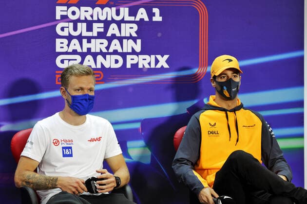 MAGNUSSEN Kevin (den), Haas F1 Team VF-22 Ferrari, portrait RICCIARDO Daniel (aus), McLaren F1 Team MCL36, portrait press conference, PK, Pressekonferenz during the Formula 1 Gulf Air Bahrain Grand Prix 2022, 1st round of the 2022 FIA Formula One World Championship, WM, Weltmeisterschaft on the Bahrain International Circuit, from March 18 to 20, 2022 in Sakhir, Bahrain - F1 - BAHRAIN GRAND PRIX 2022 DPPI Panoramic 016A4074