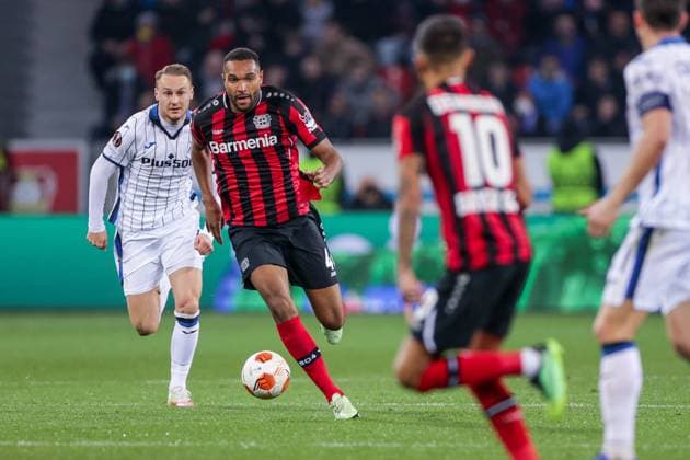 17 03 2022, Football, 2021 2022 season, UEFA Europa League, Round of 16, Second leg, Round 2 2, Bayer Leverkusen Atalanta Bergamo, v l Teun Koopmeiners Atalanta Bergamo , Jonathan Tah Bayer 04 Leverkusen , Photo Dennis Ewert RHR PHOTO xRHR PHOTO DEx
