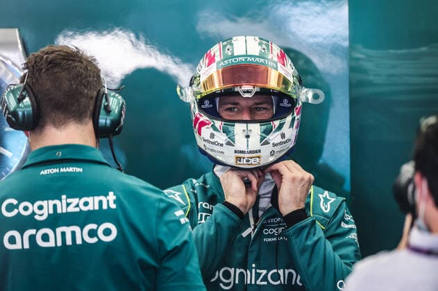 HULKENBERG Nico (ger), Reserve Driver of Aston Martin F1 Team, portrait during the Formula 1 Gulf Air Bahrain Grand Prix 2022, 1st round of the 2022 FIA Formula One World Championship, WM, Weltmeisterschaft on the Bahrain International Circuit, from March 18 to 20, 2022 in Sakhir, Bahrain - F1 - BAHRAIN GRAND PRIX 2022 DPPI Panoramic  G00D6272