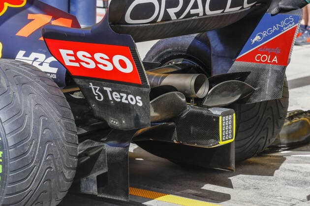 Red Bull Racing Honda RB18, mechanical detail rear diffuser during the Formula 1 Gulf Air Bahrain Grand Prix 2022, 1st round of the 2022 FIA Formula One World Championship, WM, Weltmeisterschaft on the Bahrain International Circuit, from March 18 to 20, 2022 in Sakhir, Bahrain - F1 - BAHRAIN GRAND PRIX 2022 DPPI Panoramic  00122004__B3_7298
