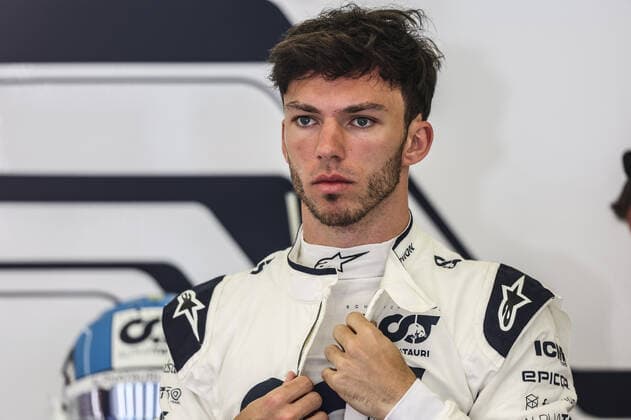 GASLY Pierre (fra), Scuderia AlphaTauri AT03, portrait during the Formula 1 Gulf Air Bahrain Grand Prix 2022, 1st round of the 2022 FIA Formula One World Championship, WM, Weltmeisterschaft on the Bahrain International Circuit, from March 18 to 20, 2022 in Sakhir, Bahrain - F1 - BAHRAIN GRAND PRIX 2022 DPPI Panoramic  G00D6303