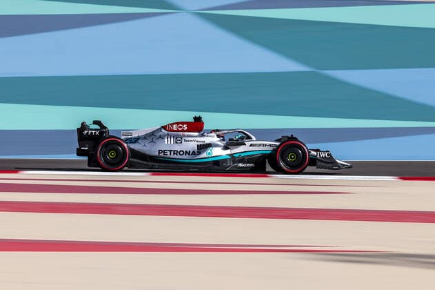 63 RUSSELL George (gbr), Mercedes AMG F1 Team W13, action during the Formula 1 Gulf Air Bahrain Grand Prix 2022, 1st round of the 2022 FIA Formula One World Championship, WM, Weltmeisterschaft on the Bahrain International Circuit, from March 18 to 20, 2022 in Sakhir, Bahrain - F1 - BAHRAIN GRAND PRIX 2022 DPPI Panoramic  GOOD6453