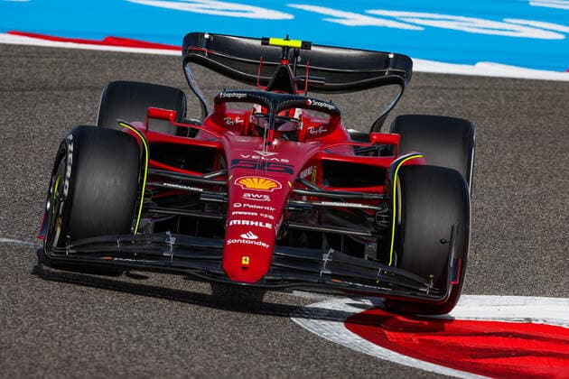 55 SAINZ Carlos (spa), Scuderia Ferrari F1-75, action during the Formula 1 Gulf Air Bahrain Grand Prix 2022, 1st round of the 2022 FIA Formula One World Championship, WM, Weltmeisterschaft on the Bahrain International Circuit, from March 18 to 20, 2022 in Sakhir, Bahrain - F1 - BAHRAIN GRAND PRIX 2022 DPPI Panoramic  20220318_G00D6487