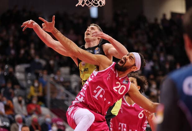 Bonn, Germany 18 03 2022, Telekom Dome, Basketball Bundesliga, 26 Matchday, BBL, Telekom Baskets Bonn vs Medi Bayreuth, Janari Joesaar Bayreuth , Jeremy Morgan Bonn