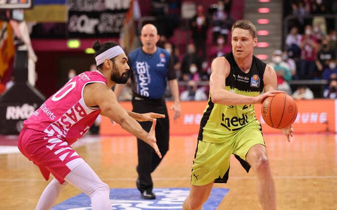 Bonn, Germany 18 03 2022, Telekom Dome, Basketball Bundesliga, 26 Matchday, BBL, Telekom Baskets Bonn vs Medi Bayreuth, Jeremy Morgan Bonn , Janari Joesaar Bayreuth