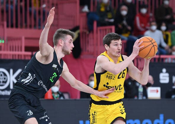 Basketball 2 Bundesliga 2020 2021 22 Matchday at Paul Horn Arena Tigers Tuebingen Team Ehinge Urspring 17 03 2022 Till Joenke r, Tigers vs Daniel Zdravevski l, Team Ehinge Urspring