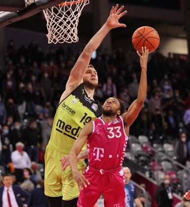 Bonn, Germany 18 03 2022, Telekom Dome, Basketball Bundesliga, 26 Matchday, BBL, Telekom Baskets Bonn vs Medi Bayreuth, Martynas Sajus Bayreuth , Parker Jackson Cartwright Bonn